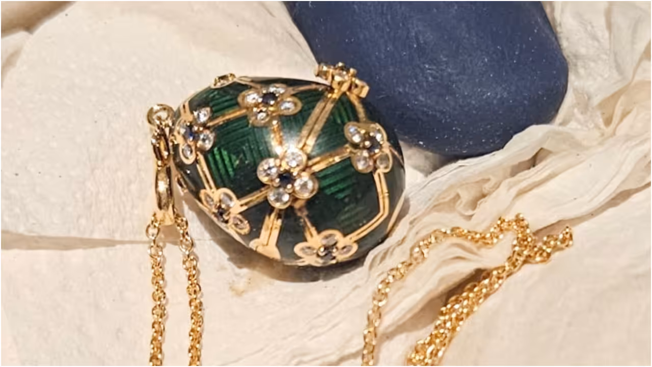 James Bond inspired pendant James Bond inspired pendant