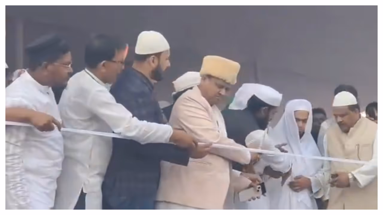 হুমায়ুন কবীর বাবরি মসজিদের সূচনা অনুষ্ঠানে 