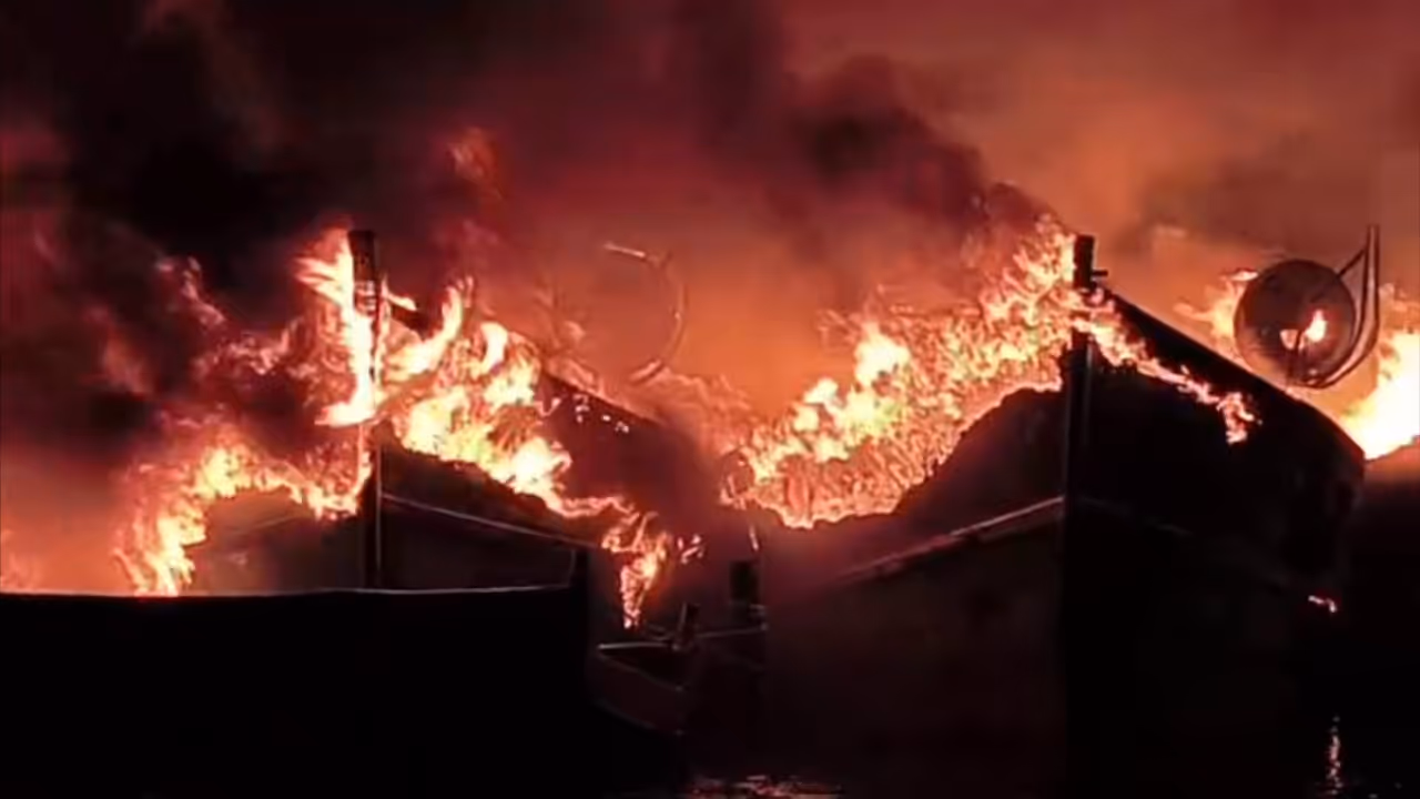 boat fire boat fire
