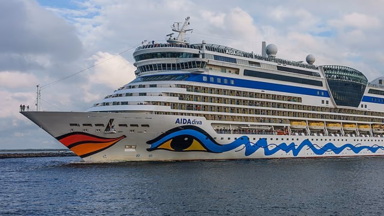 AIDAdiva cruise ship AIDAdiva cruise ship