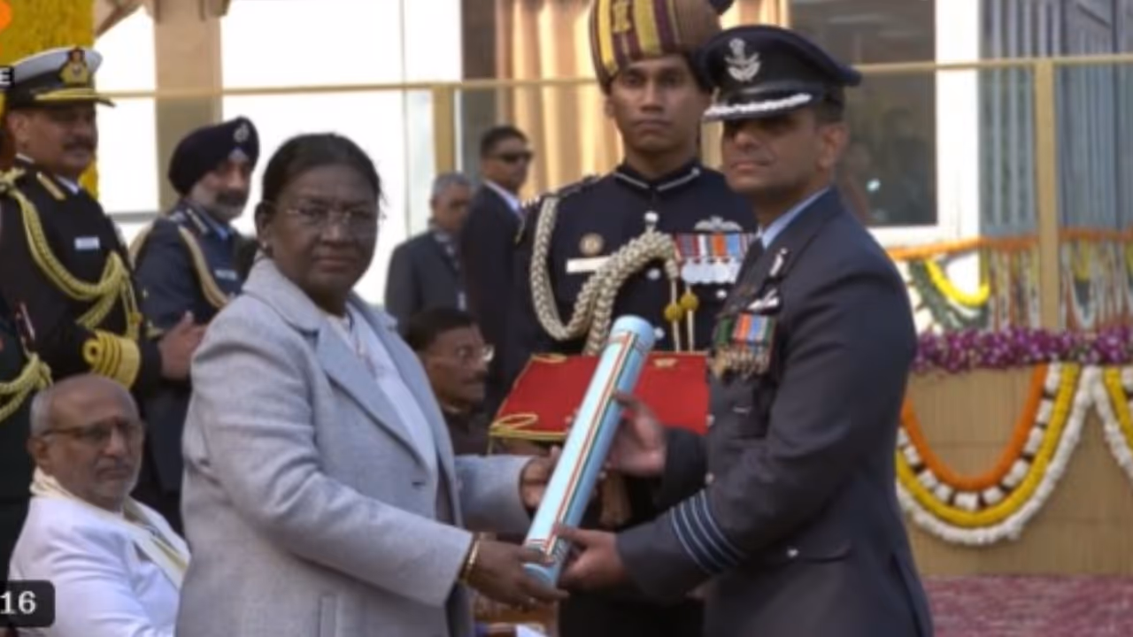 President Droupadi Murmu confers Ashoka Chakra to Group Captain Shubhanshu Shukla President Droupadi Murmu confers Ashoka Chakra to Group Captain Shubhanshu Shukla