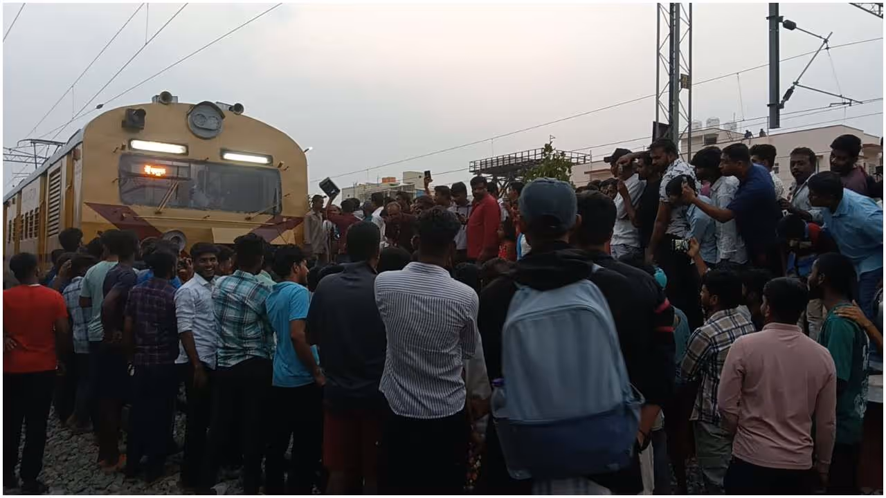 Bengaluru Ashokapuram MEMU train delay Bengaluru Ashokapuram MEMU train delay