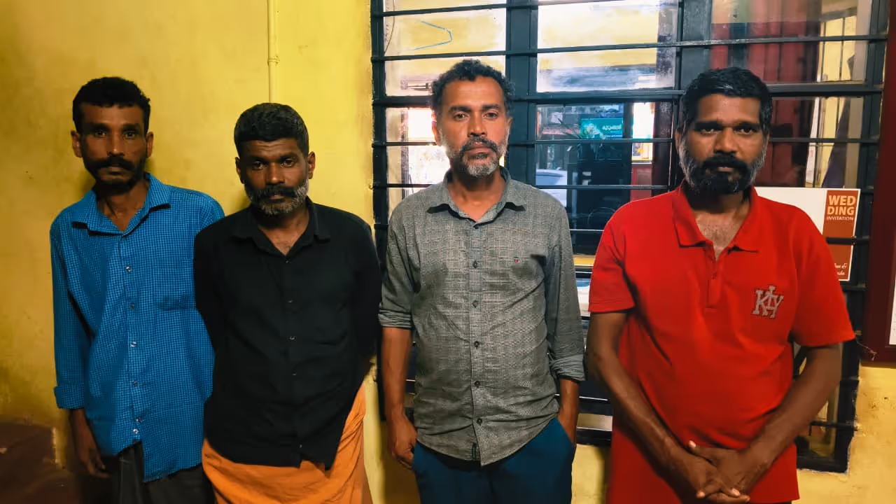 four arrested for attempting to smuggle valuable timber in wayanad four arrested for attempting to smuggle valuable timber in wayanad