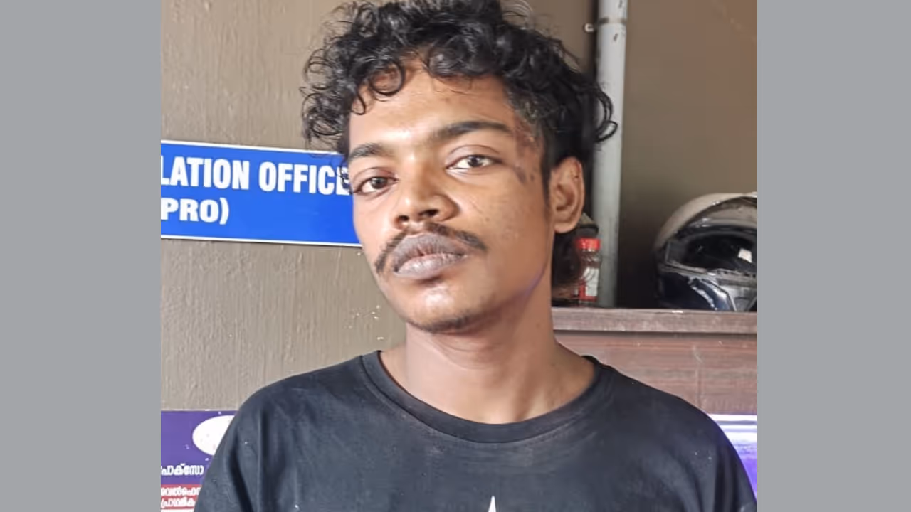 thrissur accused arrested for attacking police officers with explosive and pepper spray thrissur accused arrested for attacking police officers with explosive and pepper spray
