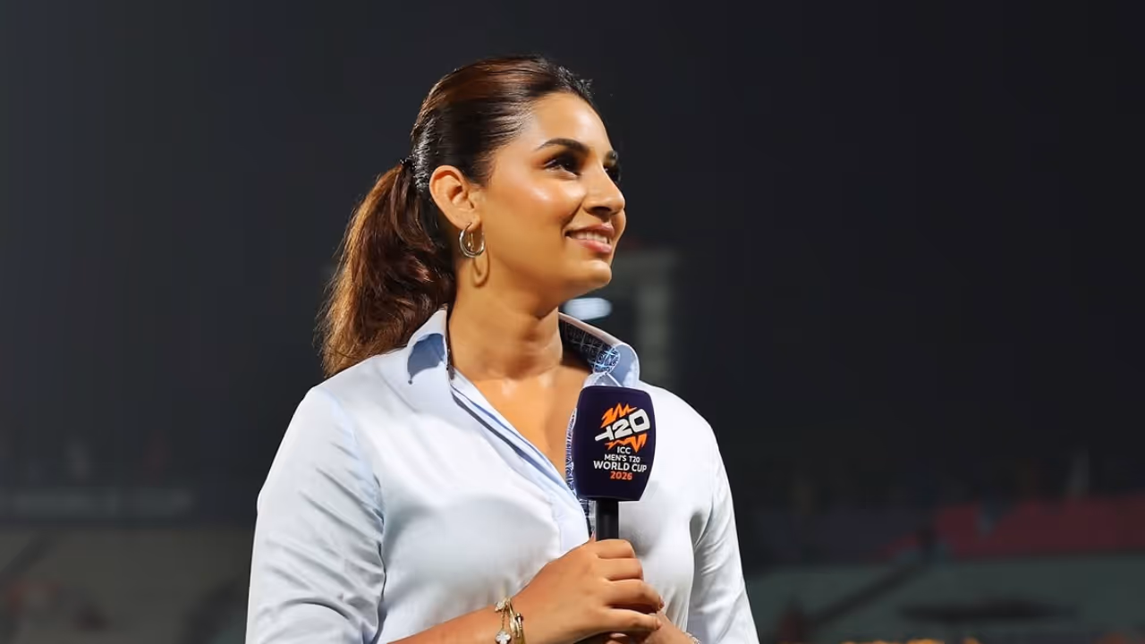Jasprit Bumrah's Wife Sanjana Ganesan Jasprit Bumrah's Wife Sanjana Ganesan