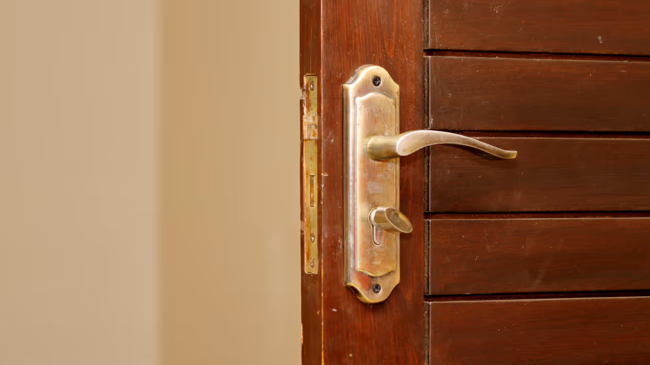 Door Door