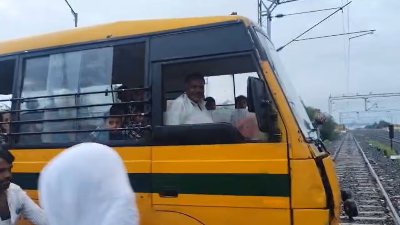 raichuru train van raichuru train van