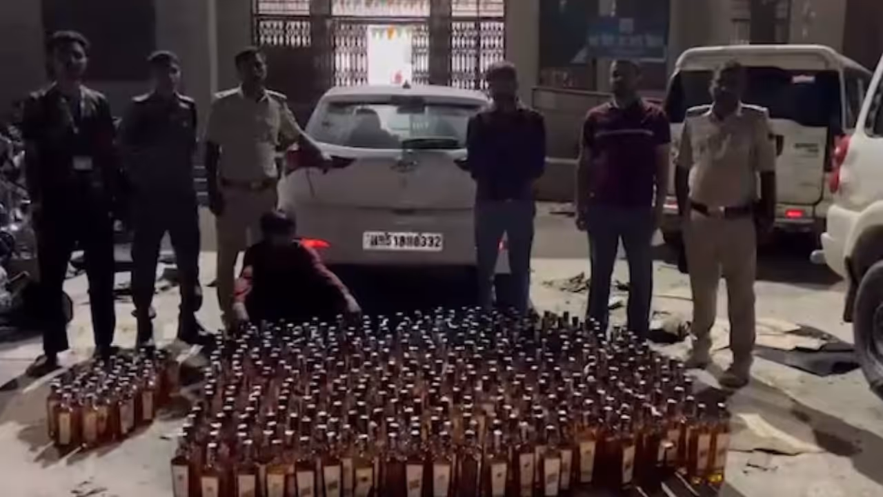 574 litres of liquor seized in bihar smuggler arrested 574 litres of liquor seized in bihar smuggler arrested