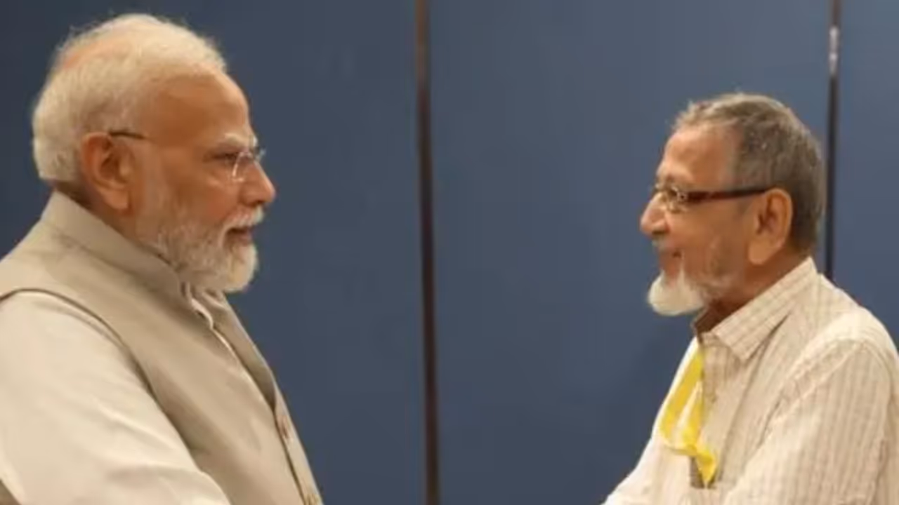 narendra modi and friend asgar ali vohra narendra modi and friend asgar ali vohra