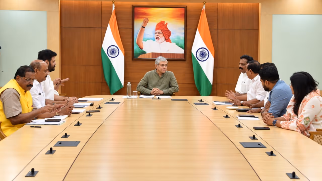 Kerala MPs meeting Union Minister for Railway Kerala MPs meeting Union Minister for Railway