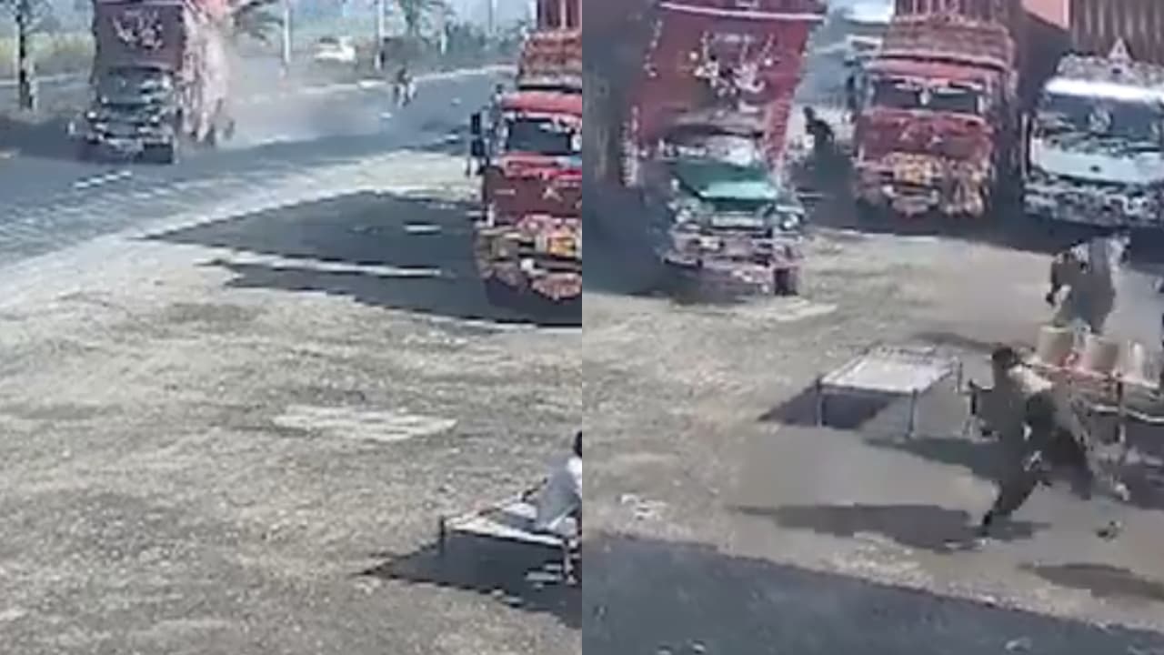 Patrons Flee as a Truck Crashes into Pakistan's Kohat Dhaba Patrons Flee as a Truck Crashes into Pakistan's Kohat Dhaba