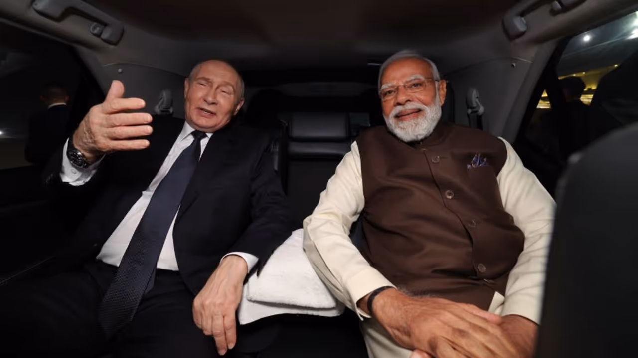 PM Modi Putin on Fortuner car PM Modi Putin on Fortuner car