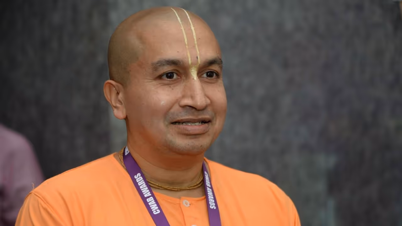 Smiling on the outside but crumbling inside prabhu Gouranga Das reveals 7 hidden signs of depression Smiling on the outside but crumbling inside prabhu Gouranga Das reveals 7 hidden signs of depression