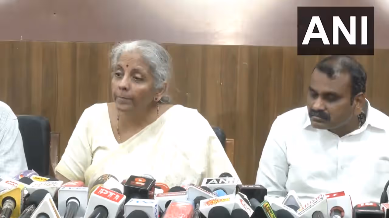 Nirmala Sitharaman meets Karur Stampede Victims