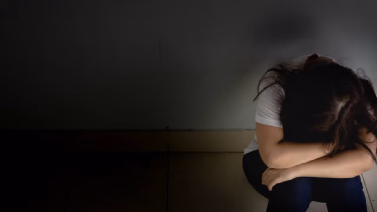 Unidentified Man Flashes at Woman Walking Dog in Domlur Area; Police Probe Incident