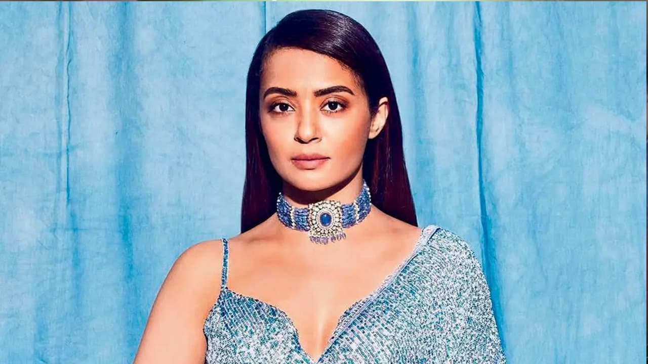 Surveen Chawla Love Life Surveen Chawla Love Life