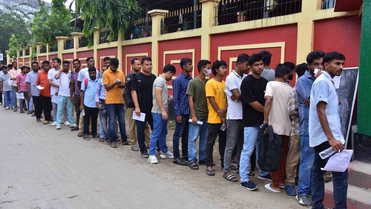 bihar police constable exam 2025 begins guidelines