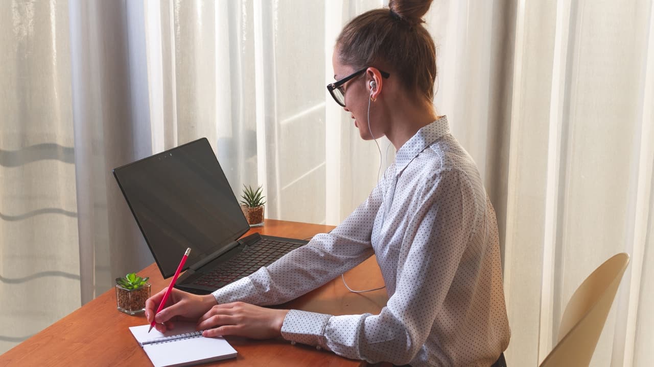 foreign language experts career salary