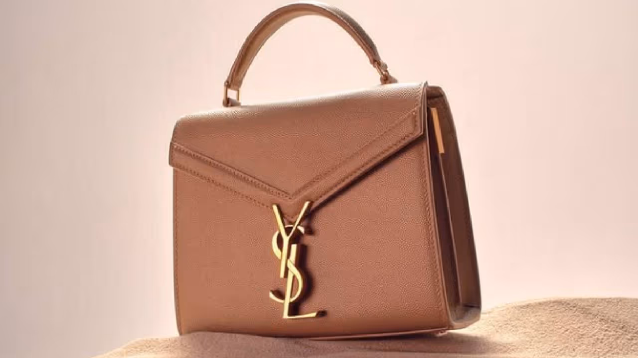 Fancy hand back design Fancy hand back design