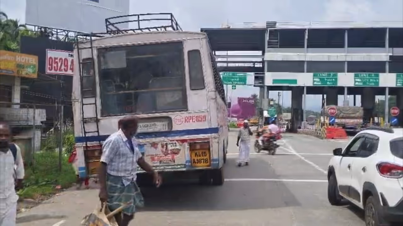 ksrtc says no lapse in fastag payments after buses stopped at panniyankara toll plaza ksrtc says no lapse in fastag payments after buses stopped at panniyankara toll plaza