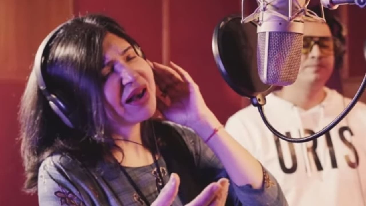 Alka Yagnik Diagnosed With Rare Hearing Disorder Alka Yagnik Diagnosed With Rare Hearing Disorder