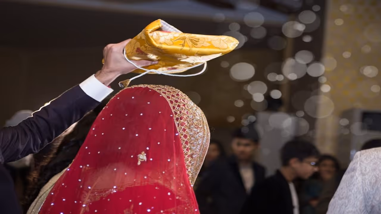 Bride cancels wedding procession returns