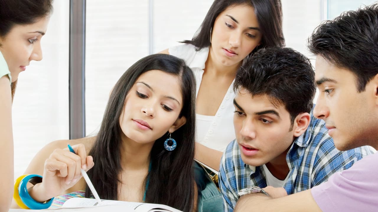 Top 10 Engineering Colleges in India Top 10 Engineering Colleges in India