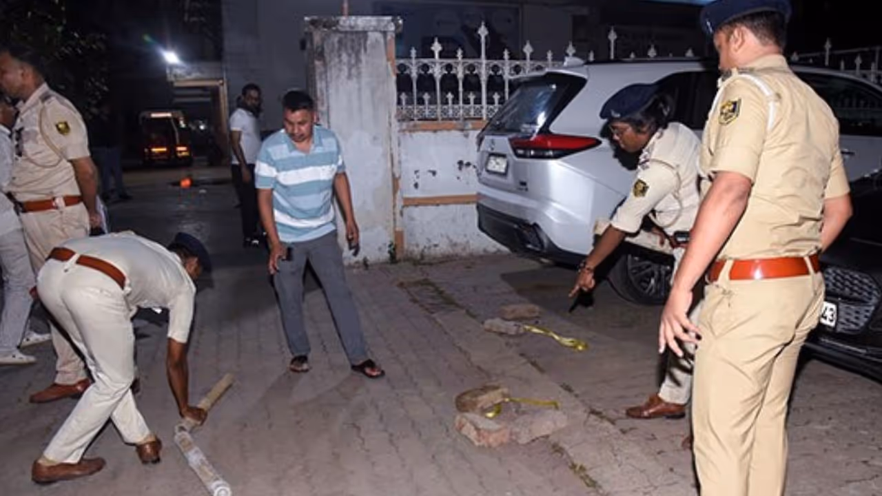 Bihar Police at the crime scene Bihar Police at the crime scene