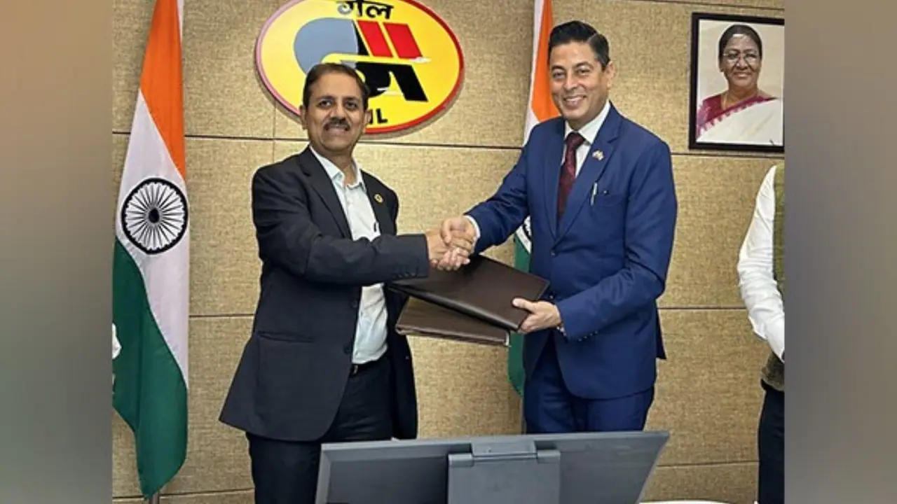 GAIL signs 15 year gas sale and purchase agreement with Oil India GAIL signs 15 year gas sale and purchase agreement with Oil India