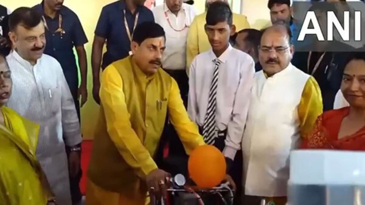 MP CM Mohan Yadav distributes free bicycles MP CM Mohan Yadav distributes free bicycles