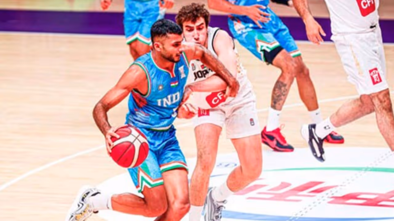 Players of Indian basketball team in action (Photo: FIBA) Players of Indian basketball team in action (Photo: FIBA)