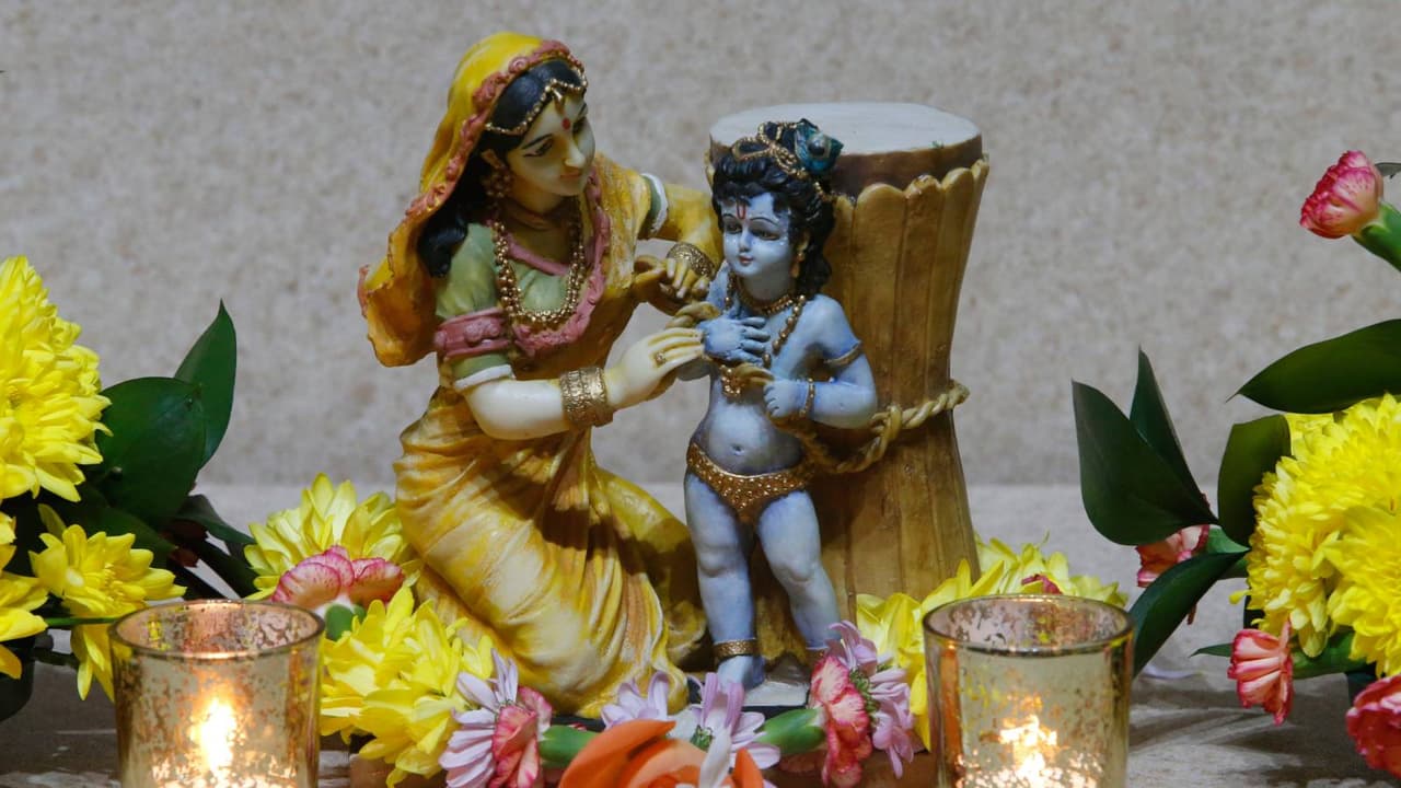 krishna aarti lyrics in hindi krishna aarti lyrics in hindi