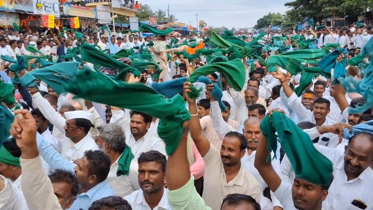 karnataka sugarcane farmers protest belagavi shivanand patil