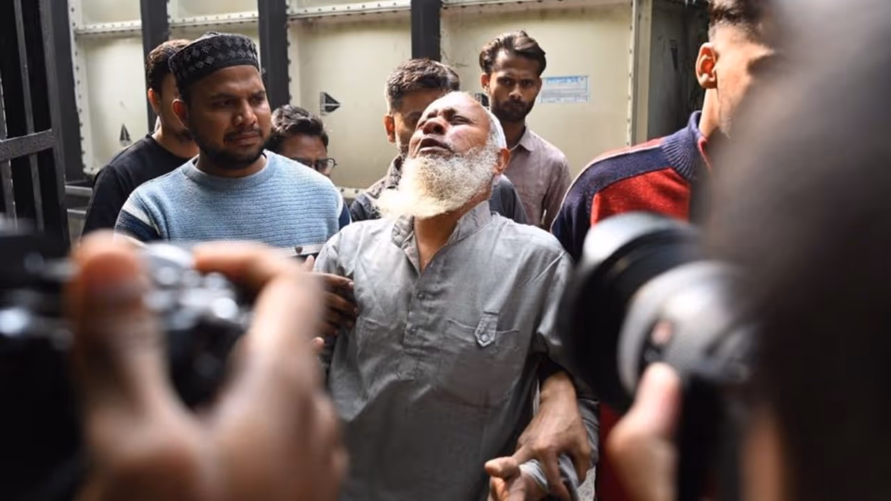 Delhi red fort blast victims stories lok nayak hospital families grief