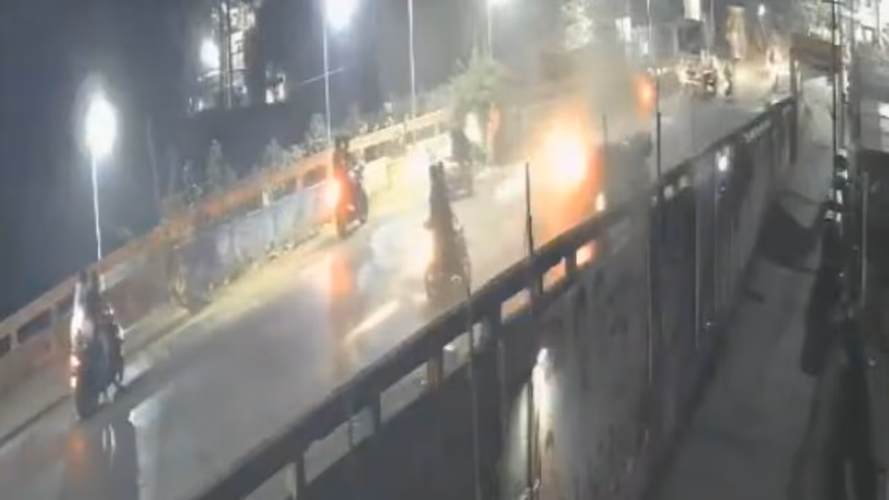 Maharashtra Ambarnath Car Accident Heart Attack Driver 4 Dead Viral CCTV