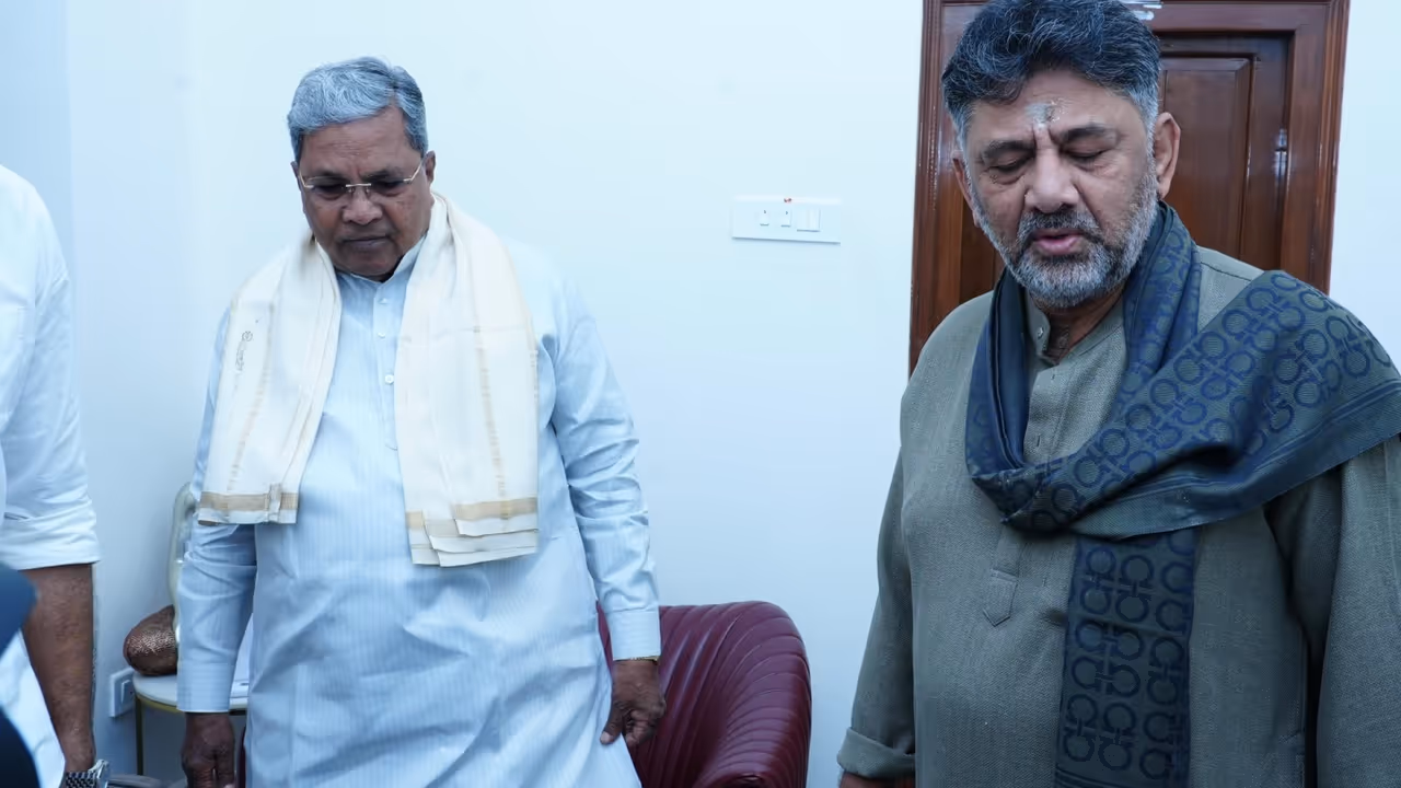 karnataka political crisis dks siddaramaiah faceoff