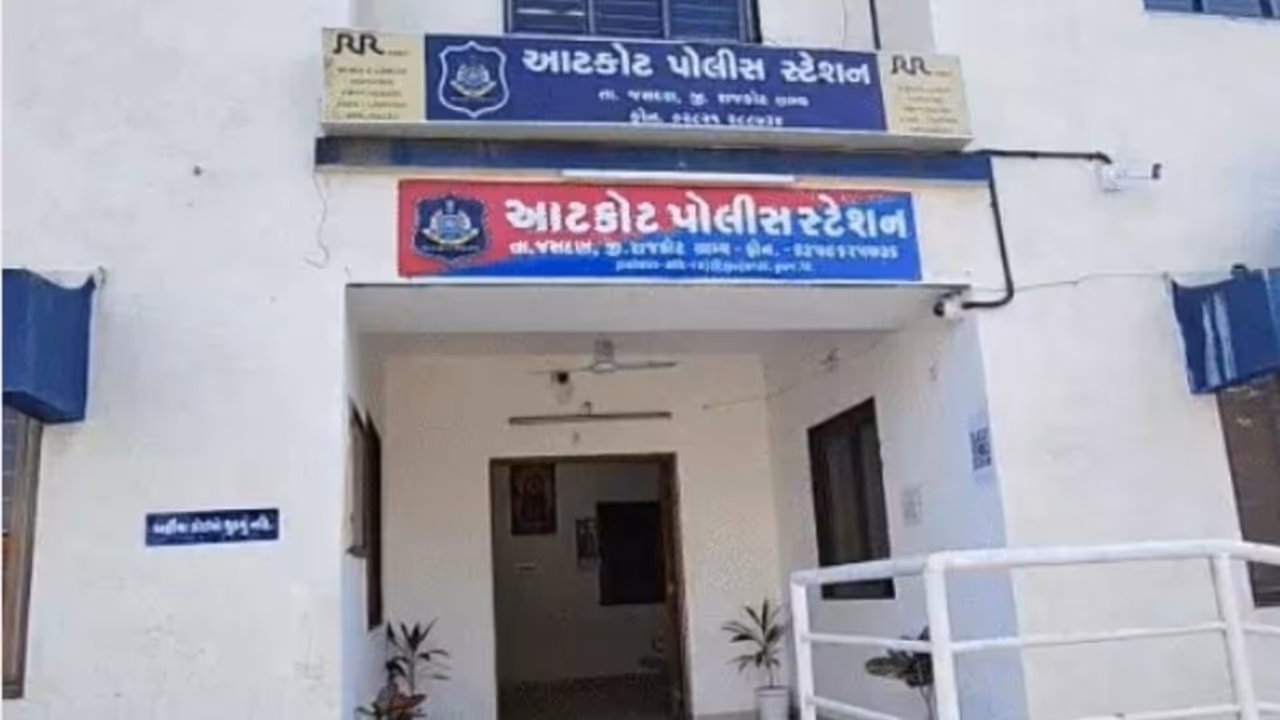 gujarat rajkot 6 year old girl rape attempt rod inserted accused arrested