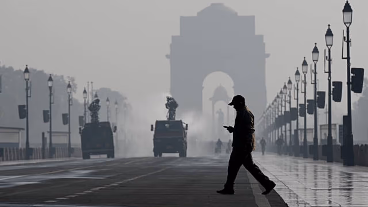 delhi pollution ban garbage burning coal tandoor fine 5000 latest news