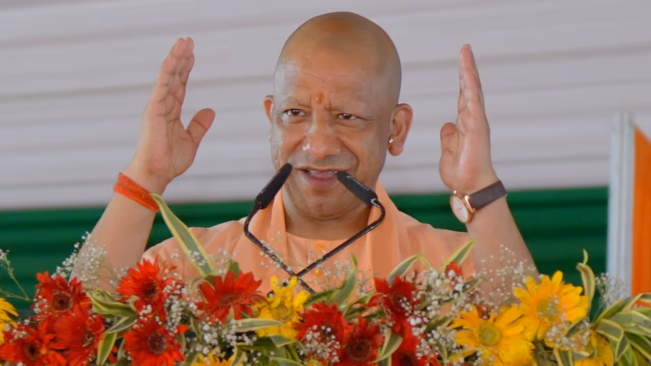 Yogi Adityanath Anganwadi smartphone distribution Yogi Adityanath Anganwadi smartphone distribution