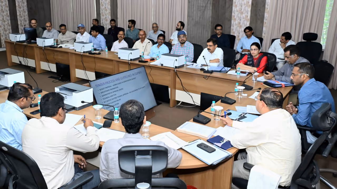 chhattisgarh pwd Secretary mukesh bansal review meeting chhattisgarh pwd Secretary mukesh bansal review meeting