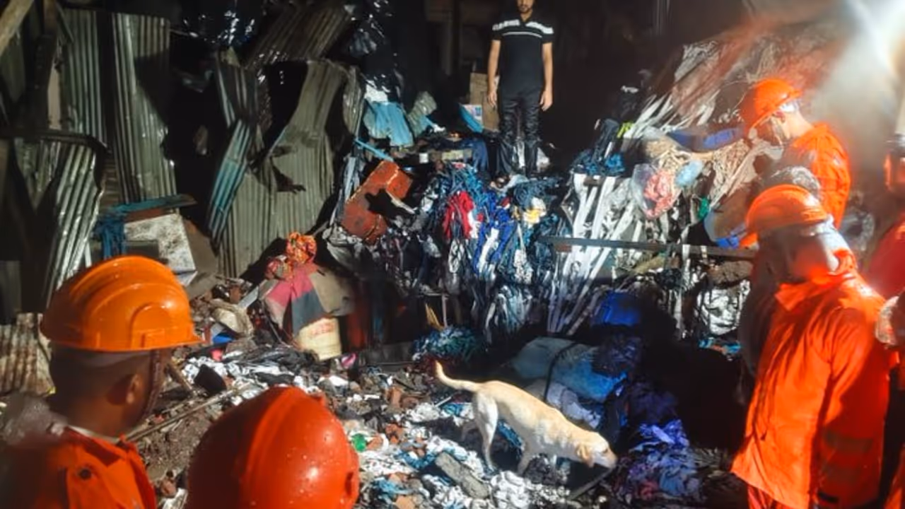 maharashtra heavy rain mumbai building collapse ballaleshwar temple flood marine drive landslide railway maharashtra heavy rain mumbai building collapse ballaleshwar temple flood marine drive landslide railway