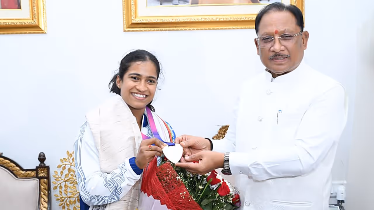 vishnu deo sai meet chhattisgarh weightlifter gyaneshwari yadav vishnu deo sai meet chhattisgarh weightlifter gyaneshwari yadav