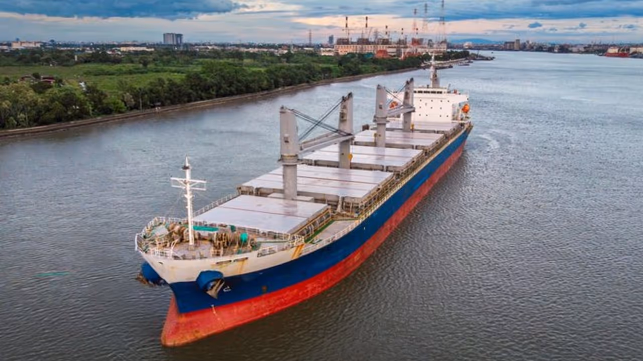 russia imports petrol from india ukraine drone attacks refinery fuel crisis russia imports petrol from india ukraine drone attacks refinery fuel crisis