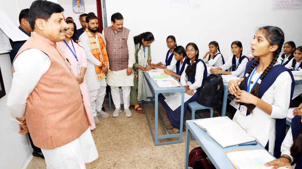 mohan yadav barwani school visit mohan yadav barwani school visit