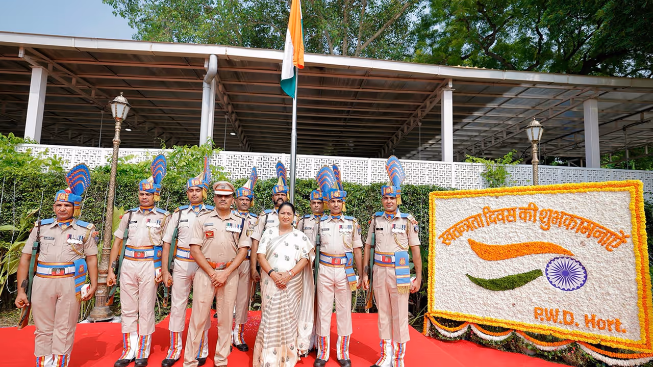 rekha gupta 80th independence day flag hoisting rekha gupta 80th independence day flag hoisting