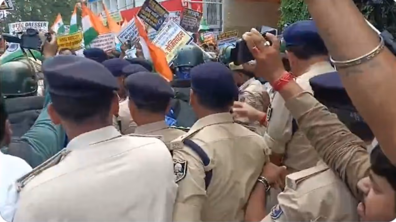 bihar bpsc student protest exam cancellation tre4 police clash tejashwi yadav bihar bpsc student protest exam cancellation tre4 police clash tejashwi yadav
