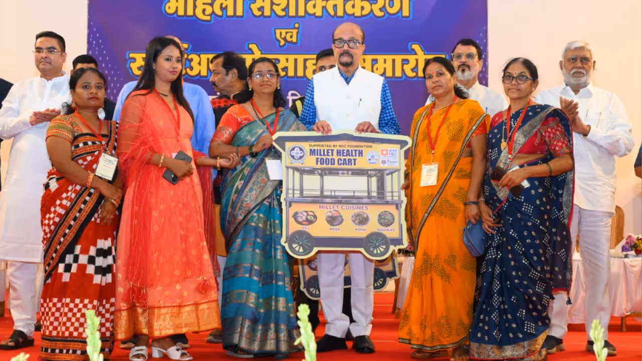CG Women Empowerment 72 SHGs Get Millet Health Carts 24 Startups Receive 50 Lakh Grant CG Women Empowerment 72 SHGs Get Millet Health Carts 24 Startups Receive 50 Lakh Grant