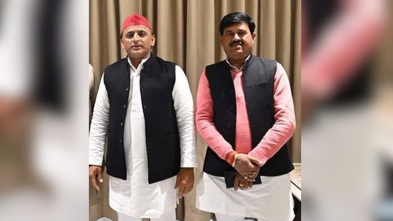 Akhilesh Yadav Dissolves SP Units in Etah Kasganj After Leaders Clash What Triggered the Big Action Akhilesh Yadav Dissolves SP Units in Etah Kasganj After Leaders Clash What Triggered the Big Action