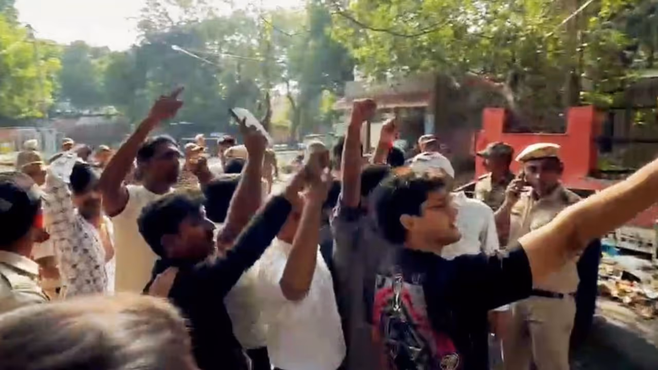 Jantar Mantar Protest CJP Activists Detained Demand Gyanesh Kumar Resignation Jantar Mantar Protest CJP Activists Detained Demand Gyanesh Kumar Resignation