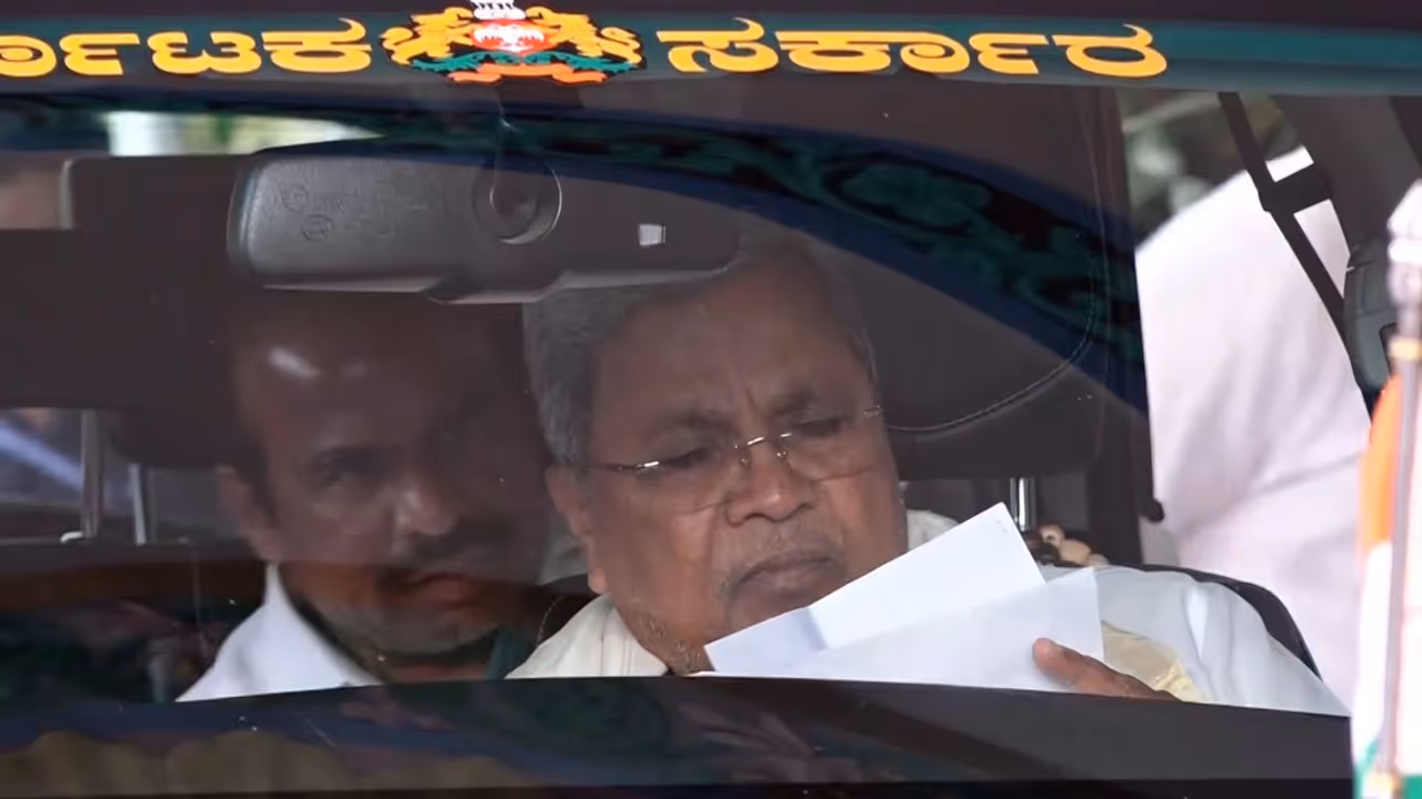 BJP Leader N Ravikumar meets CM Siddaramaiah